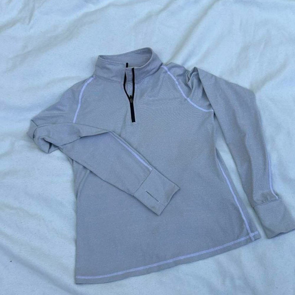 ZIYA 1/4 Zip Pullover Top. Size Medium